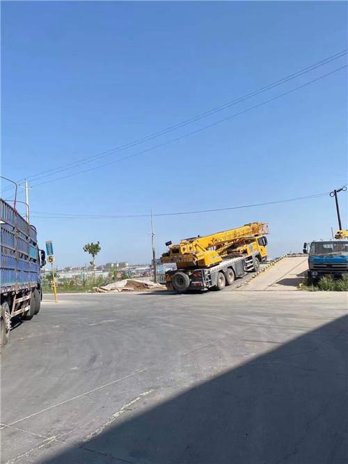 内江市25吨吊车的租赁价格大概是多少？