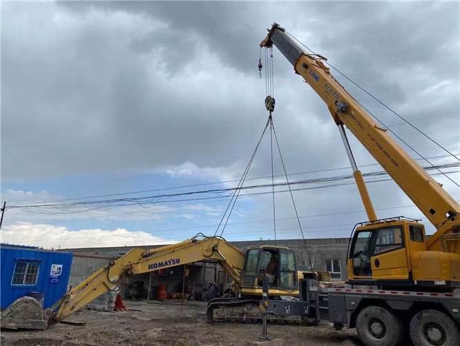 内江市25吨吊车的工作半径是多少？