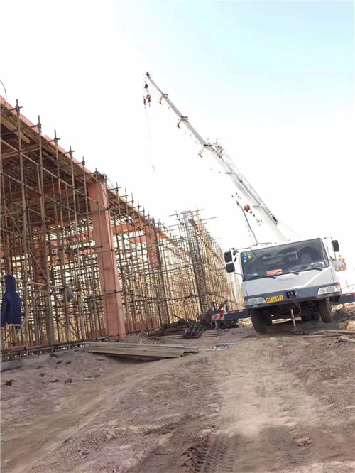 内江市吊车作业的安全注意事项有哪些？