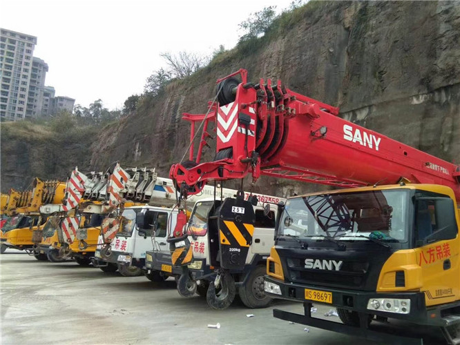 内江市吊车出租按什么计费？台班费、单次费、里程费怎么算？