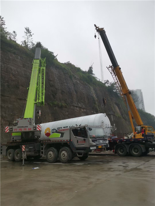 内江市“不怕风雨冻”—— 吊车的 “恶劣环境适应” 技术